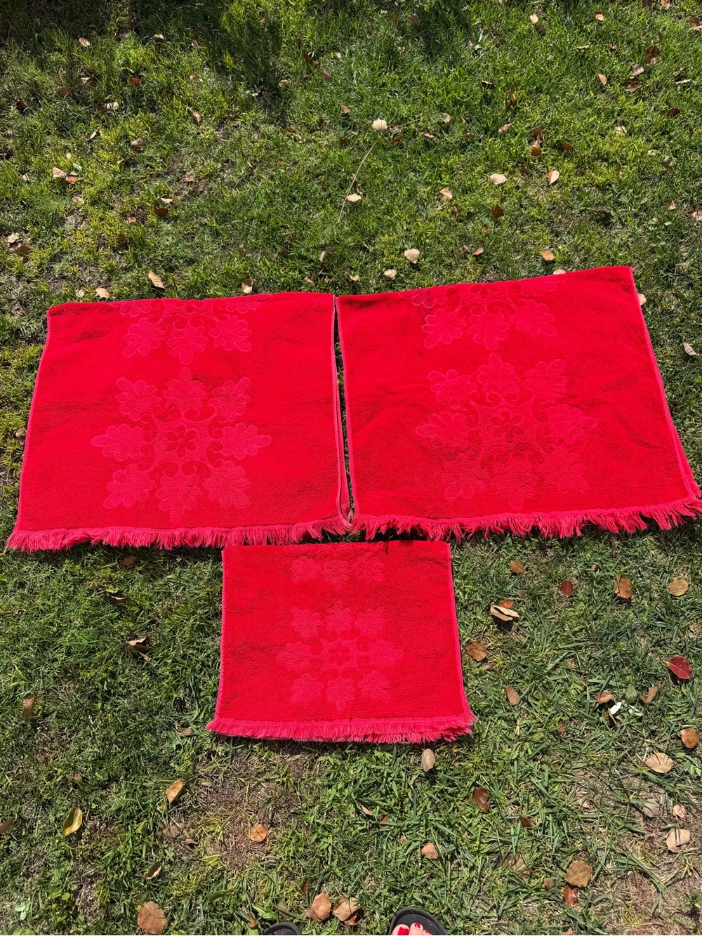Vintage Cannon Red Snowflake 3-Piece Sculpted Bath Towel Set Fringed Retro FLAWS